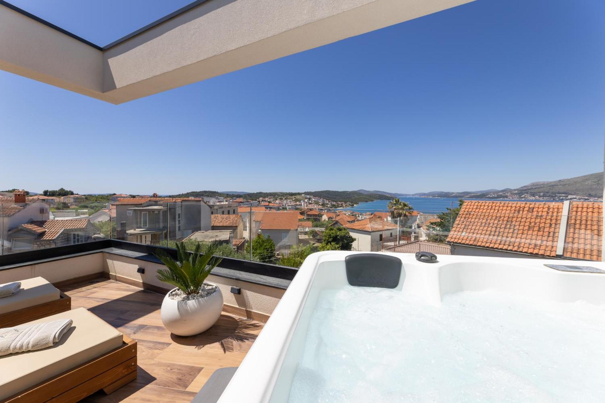 Luxury Villa Favela With Heated Pool Trogir Exterior foto